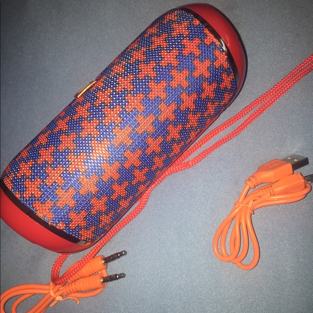 Portable Wireless Speakers (splash proof)